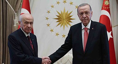Cumhurbaşkanı Erdoğan, MHP Genel Başkanı Devlet Bahçeli'yi Beştepe'de kabul etti.