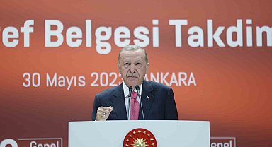 Cumhurbaşkanı Erdoğan: "Adeta bir siyasi şantaj olarak kullanılan bu vize sorununu en kısa sürede hal yoluna koyacağız"
