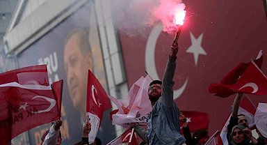 Cumhurbaşkanı Erdoğan'a yüksek destek veren Bursa'da coşkulu kutlama