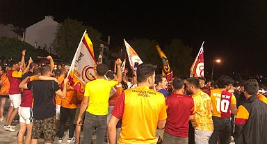 Datça'da Galatasaraylılar şampiyonluğu doyasıya kutladı