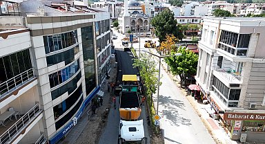 Davutlar Mahallesi'ne 25 bin metrekare sıcak asfalt