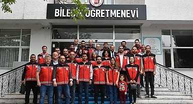 Deprem bölgesine giden personele plaketleri takdim edildi