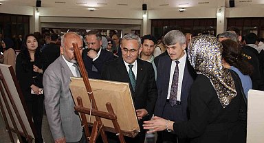 Depremzedeler eserlerini sergiledi