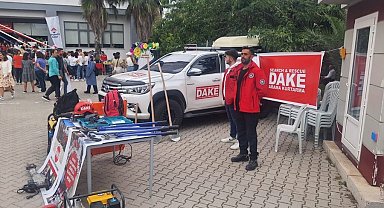 Depremzedeler için açılan panayırda DAKE'de yer aldı