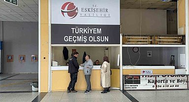 Depremzedeler oy kullanmak için yollarda