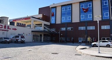 Devrilen traktörün altında kalan yaşlı adam hayatını kaybetti