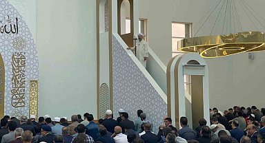 Diyanet İşleri Başkanı Erbaş: "Ayasofya'yı fethin sembolüne, İslam'ın mabedine dönüştüren, Peygamberimiz'in müjdesine nail olma arzusudur"