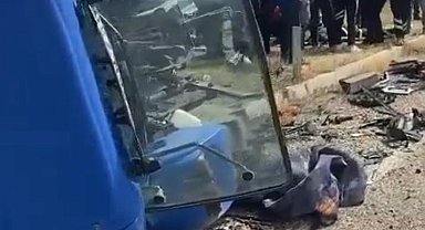 Diyarbakır'da otomobil ile traktör çarpıştı: 1'i ağır 3 yaralı