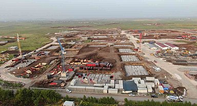 Diyarbakır'da TOKİ konutlarında hummalı çalışma gece gündüz devam ediyor