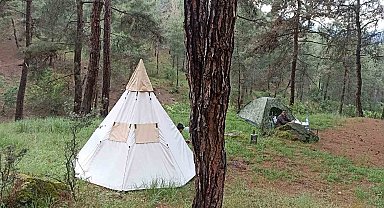 Doğa tutkunları Laçin'de kampın ardından çevredeki çöpleri topladı