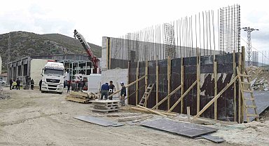 Doğaltaş ve Beton Elemanları Tesisine kurulan yeni beton mikseri ile üretim 3 katına çıkarılıyor