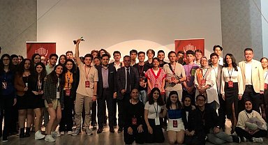 DOSTEK Koleji münazara turnuvasında şampiyonluğu göğüsledi