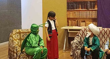 Drama kursu öğrencilerinin oyunu büyük beğeni topladı