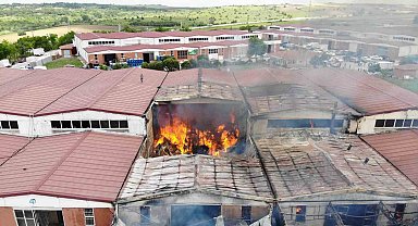 Edirne'de mobilya deposundaki yangın havadan görüntülendi