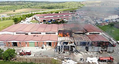 Edirne'de mobilya deposundaki yangın söndürüldü