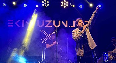 Ekin Uzunlar gençleri coşturdu