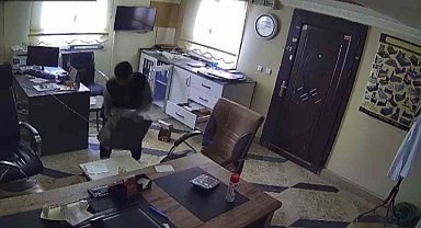 Elazığ'da ofis malzemesi çalan şüpheli kameralara yakalandı