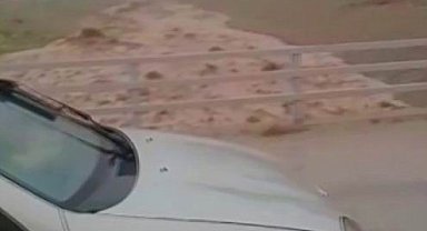 Elazığ'da şiddetli yağış sonrası dere coştu