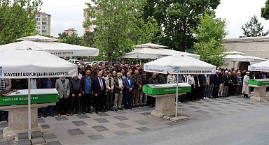 En acı cenaze: Anne ve 2 çocuğu yan yana son yolculuğuna uğurlandı