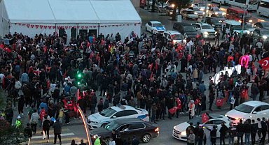 Erzincan'da Erdoğan'ın zaferi kutlandı