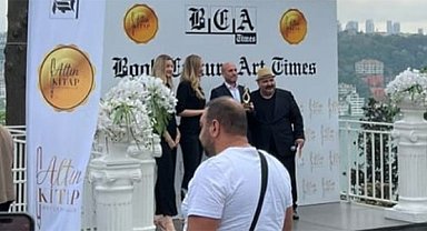 Erzurumlu Yazar İsrafil Çakır Altın Kalem roman ödülünü aldı