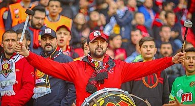 Eskişehirspor taraftarlarından ilginç hassasiyet çağrısı