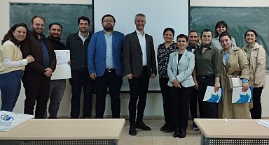 ESOGÜ'de "İş Hukukunda Uzman Arabuluculuk Eğitimi" alanlara sertifikaları verildi