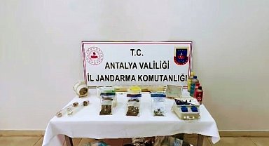 Evinde uyuşturucu üretti, iş yerinde satamadan jandarmaya yakalandı