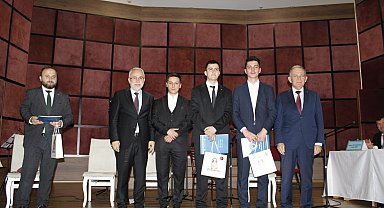 Ezbere 40 Hadis Okuma Yarışmasında dereceye giren öğrencilere ödülleri verildi