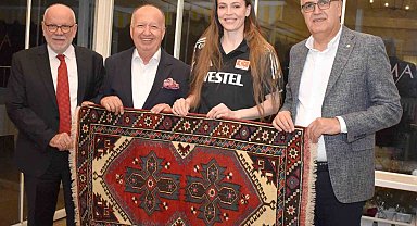 Filenin Sultanlarına Döşemealtı halısı