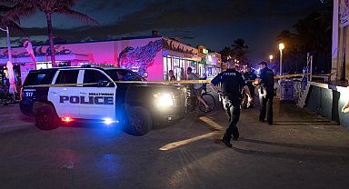 Florida sahilinde silahlı saldırı: 4'ü çocuk 9 yaralı