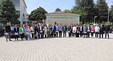 FÜ'de başarılı akademisyenler ödüllendirildi