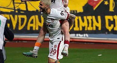 Galatasaray, puan farkını maç fazlasıyla 8'e çıkardı