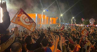 Galatasaray şampiyonluğunu ilan etti, Bolu'da vatandaşlar sokağa döküldü