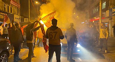 Galatasaray şampiyonluğunu ilan etti, Zonguldaklılar sokağa akın etti