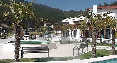 Gediz Belediyesi Termal Tatil Köyü, bozulmayan doğallığı ile kendisine hayran bırakıyor