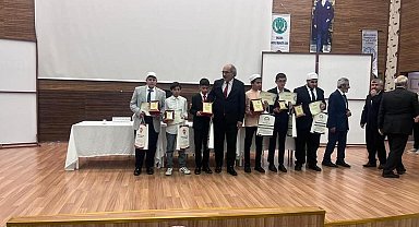 Genç Hafızlar Bölge Yarışmasında Elazığ'dan büyük başarı