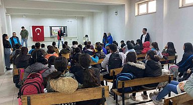 Gençlere yaz kampları anlatıldı