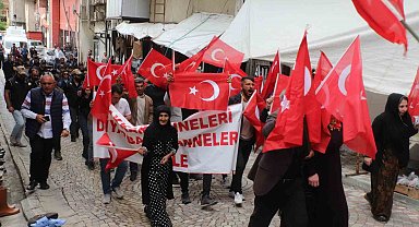 Hakkari'de annelerin evlat nöbeti devam ediyor