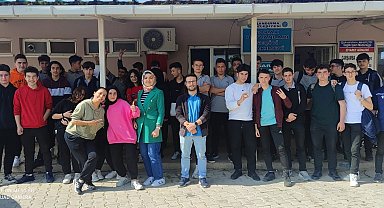 Harçlıklarını biriktirip sokak hayvanlarına mama aldılar