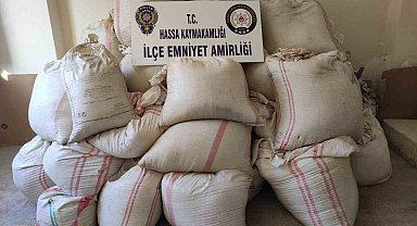 Hatay'da 900 kilogram kaçak tütün ele geçirildi