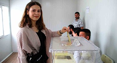 Hatay'da Cumhurbaşkanlığı 2. tur seçimi için oy verme işlemi başladı