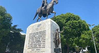 İBB'nin korumaya aldığı İsmet İnönü heykelinin tarihi caminin üzerine inşa edildiği ortaya çıktı