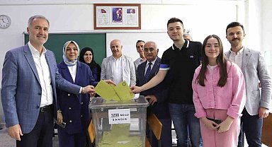 İnegöl Belediye Başkanı Alper Taban oyunu kullandı