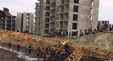 İnşaat şantiyesinde vinç devrildi: 1 kişi yaralandı