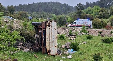Isparta'da kamyonet şarampole yuvarlandı: 1 ölü, 1 yaralı