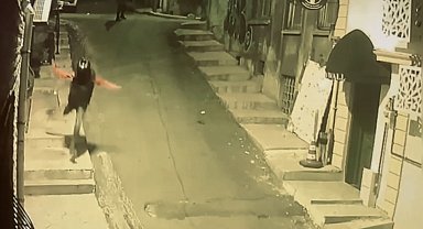 İstanbul'da korkunç cinayet kamerada: Kasklı gence kurşun yağdırdılar