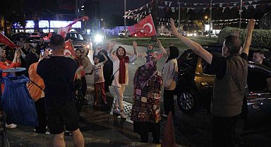 İzmir'de Erdoğan'ın zaferi kutlandı