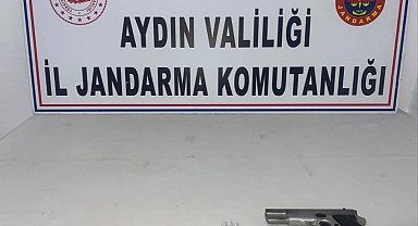 Jandarma şüphelendi, araçtan silah ve uyuşturucu çıktı