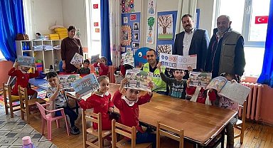 Jandarmadan ilk ve ortaokul çocuklarına yönelik güvenli trafik eğitimi